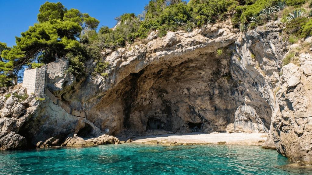 La isla de Lokrum en la costa de Dubrovnik, en Croacia.