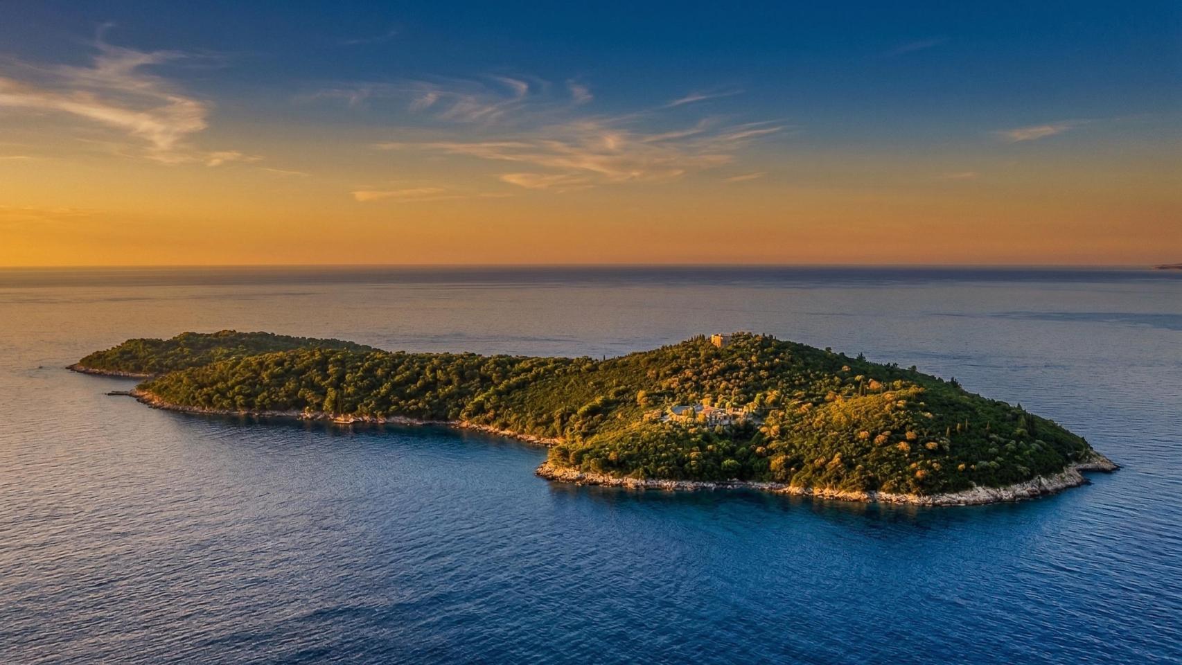 La isla de Lokrum en la costa de Dubrovnik, en Croacia.
