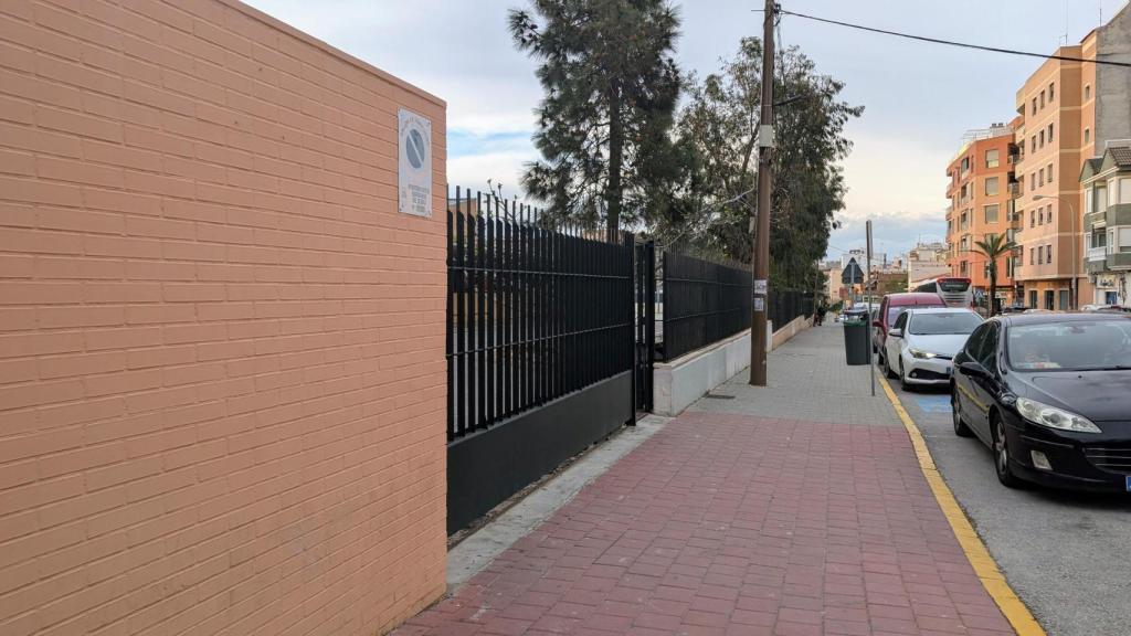 Los entornos del centro IES Les Dunes en Guardamar.