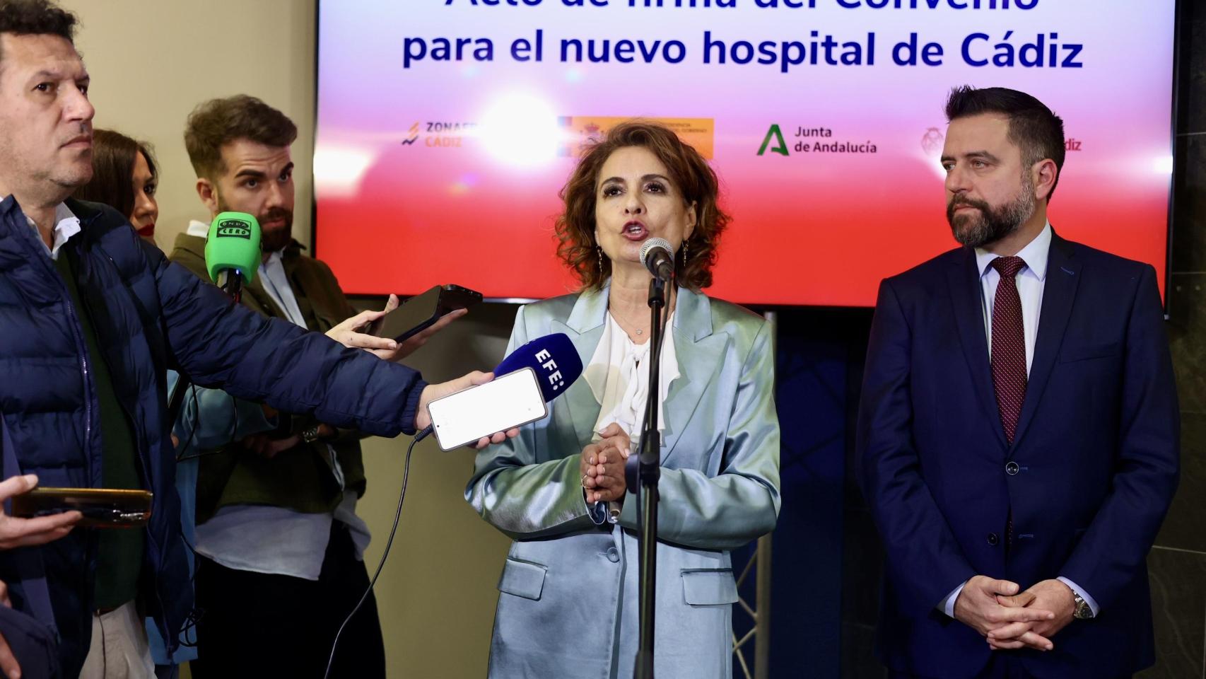 La vicepresidenta primera del Gobierno y ministra de Hacienda, María Jesús Montero, este viernes en Cádiz.