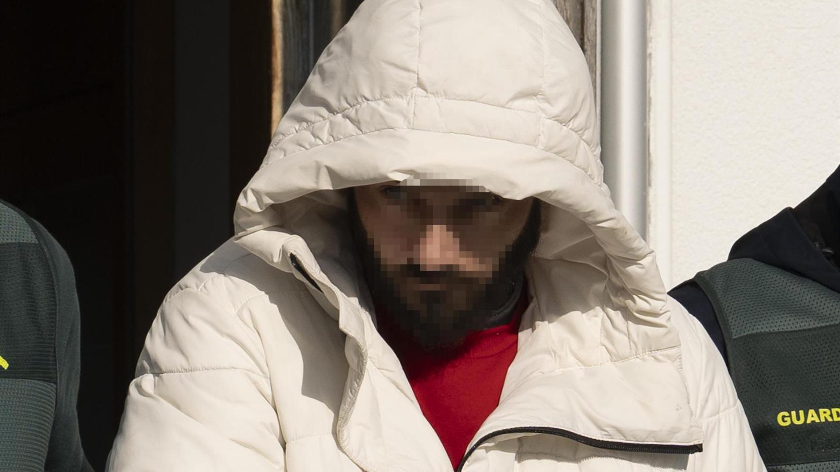 El presunto asesino del joven Soufian a su salida del juzgado de O Porriño