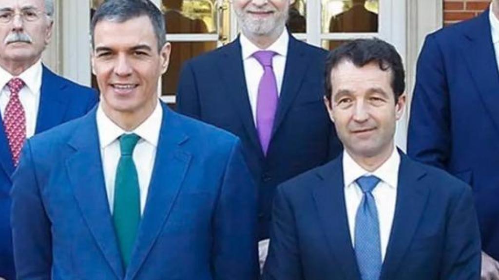 Pedro Sánchez y Ángel Escribano en La Moncloa.