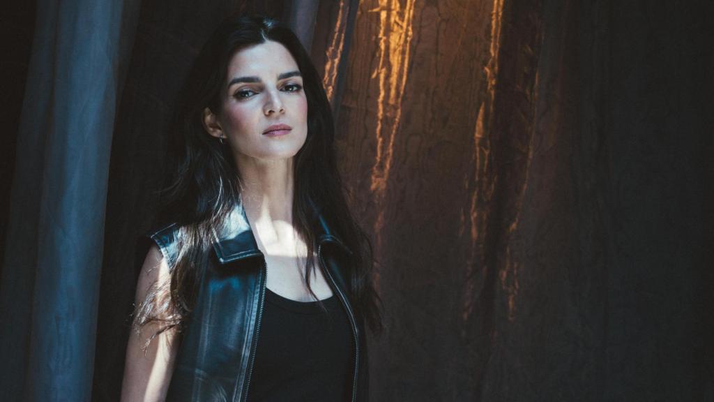 Clara Lago posa ante el objetivo.