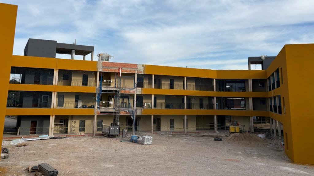 Uno de los edificios del complejo del Buen Pastor en Valdefierro