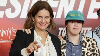 Samantha Vallejo-Nágera y su hijo Roscón en la premier de 'Torrente, presidente'.