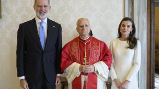 Los Reyes, junto a León XIV.