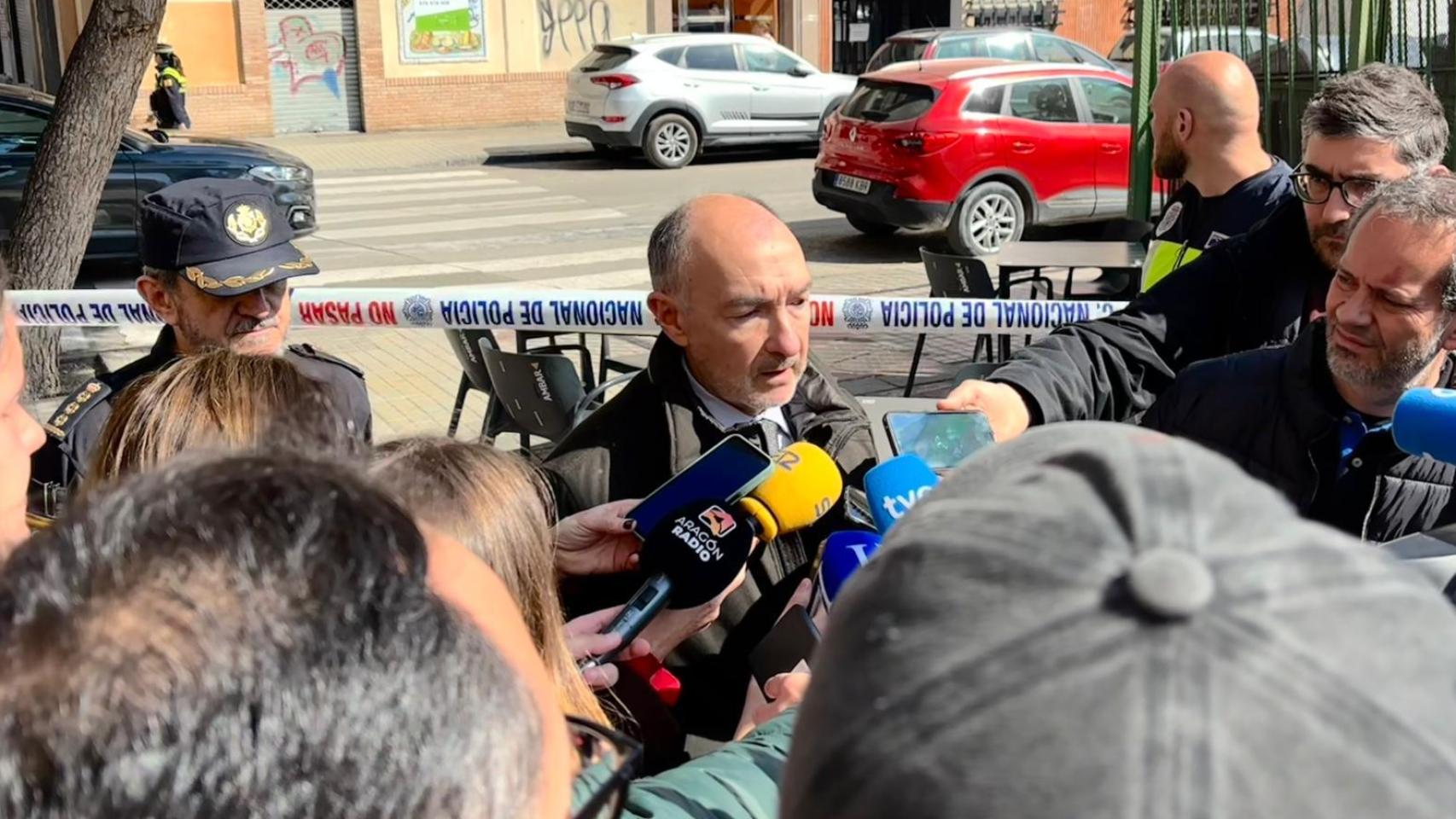El delegado del Gobierno, Fernando Beltrán, este sábado en la zona del suceso.