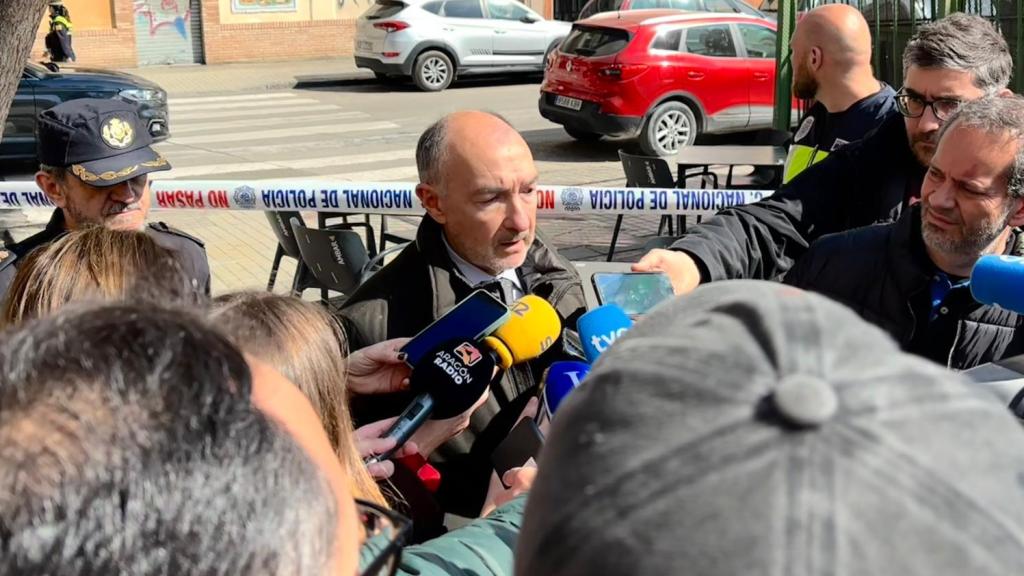 El delegado del Gobierno, Fernando Beltrán, este sábado en la zona del suceso.
