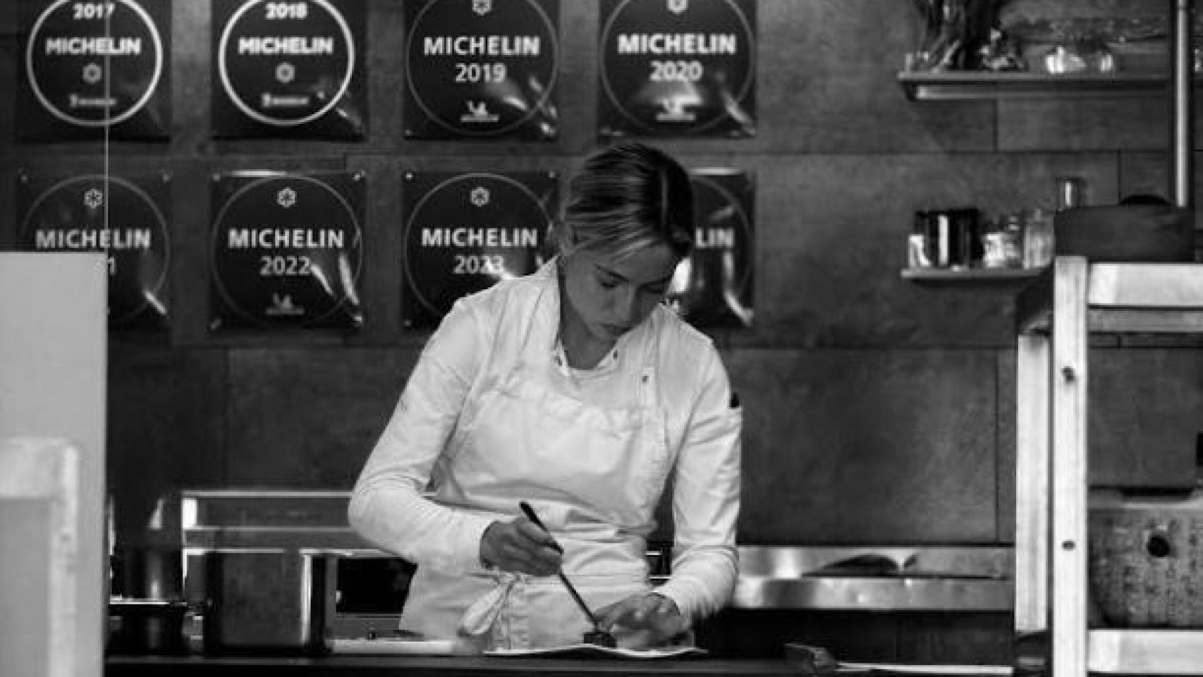 Paula Gutiérrez trabajando en el restaurante Tayta by Víctor Gutierrez