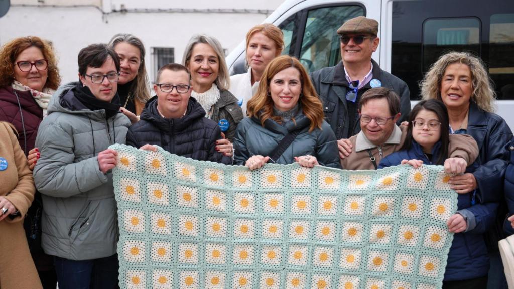 La asociación Azucaica Teje recauda mil euros para la Asociación Down Toledo