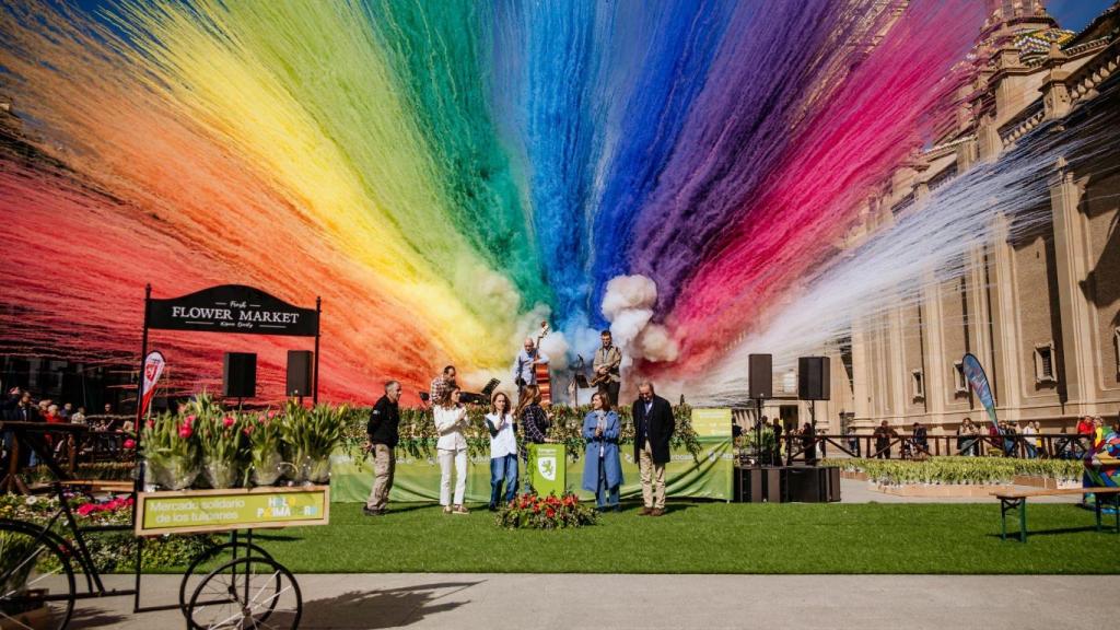 Zaragoza celebra 'Hola primavera' con un Mercado de Tulipanes solidario.