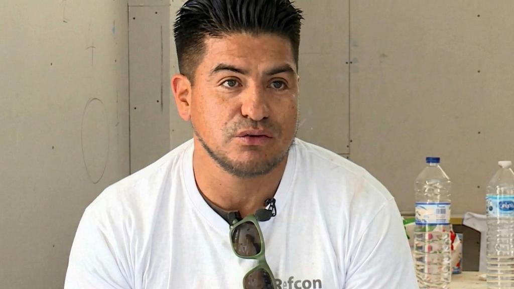 Andrés, colombiano, llegó a España y trabajó como albañil: hizo jornadas de 14 horas en la construcción por 45 € al día