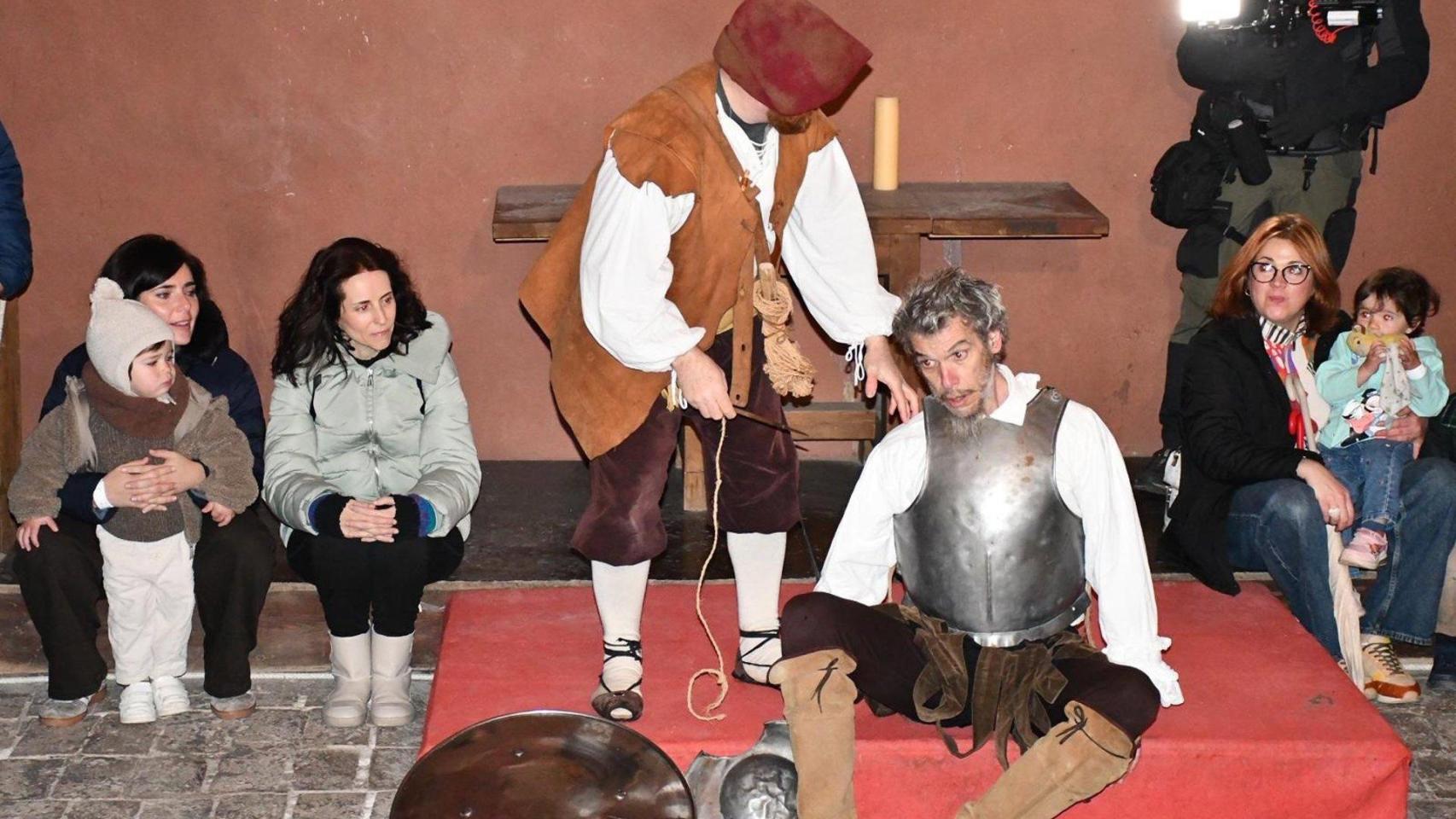 Un espectáculo teatral ha sido parte del menú de la experiencia.