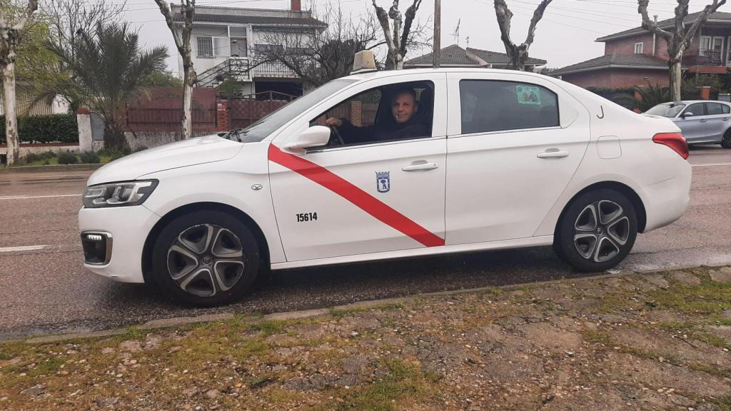 El taxi en el que Óscar sufrió un asalto el 12 de enero de 2024.