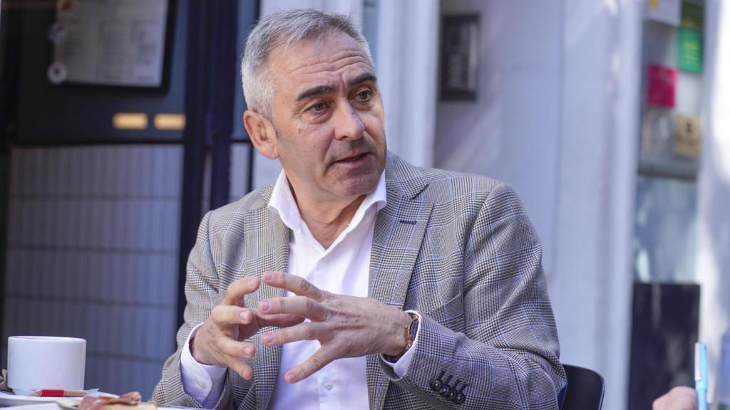 El conseller Miguel Barrachina durante la entrevista concedida a EL ESPAÑOL