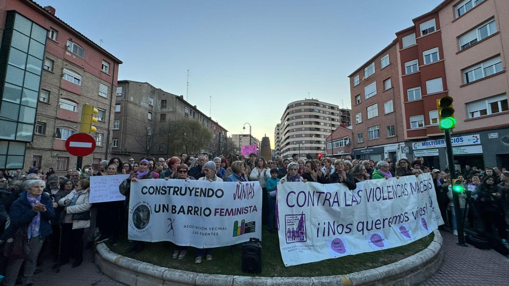 Concentración en Las Fuentes para condenar la violencia machista tras el asesinato de Silvia.