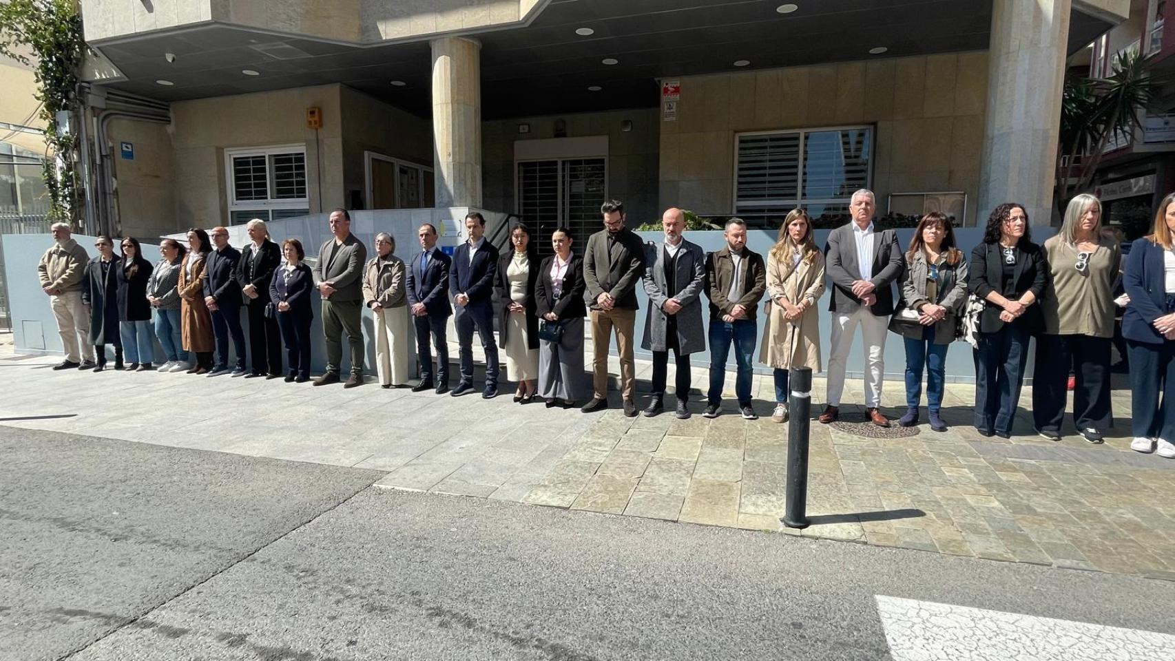 Minuto de silencio por la niña asesinada en Torrevieja