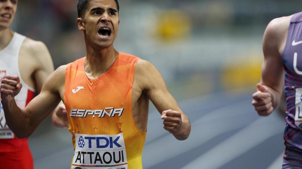 Attaoui celebrando tras acabar la carrera.