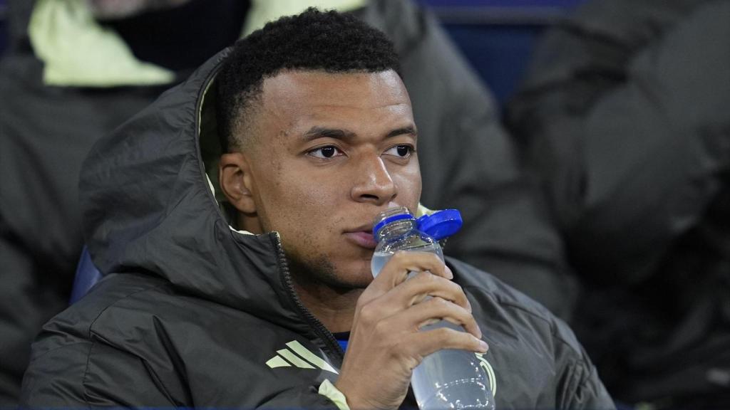 Real Madrid - Atlético, fútbol en vivo hoy | Kylian Mbappé en el banquillo para el derbi de La Liga