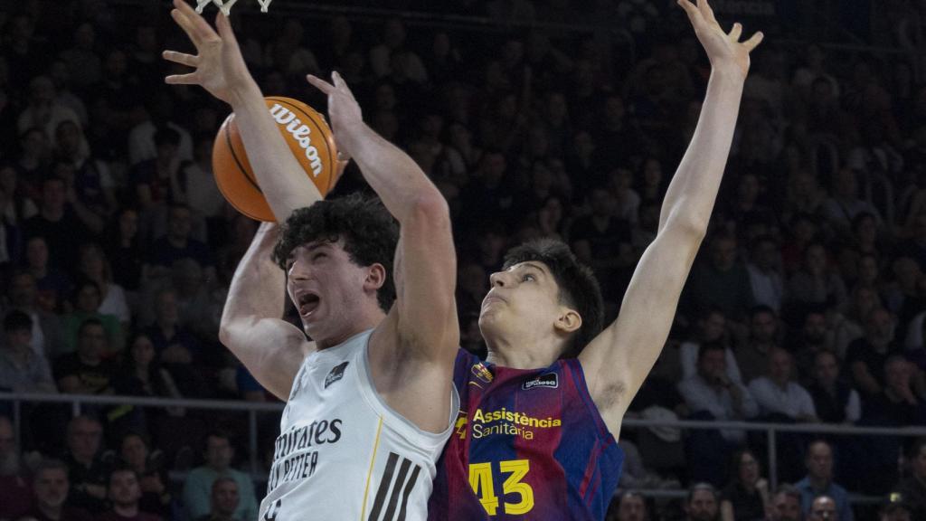 Procida y Kusturica, en El Clásico de baloncesto.