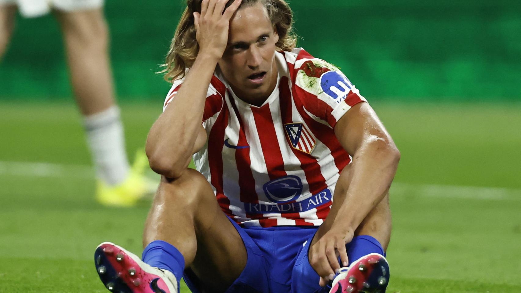 Real Madrid - Atlético, fútbol hoy en directo | Marcos Llorente sale lesionado en el derbi de LaLiga