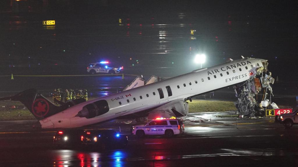 Estado en el que ha quedado el avión de Air Canada tras el choque.