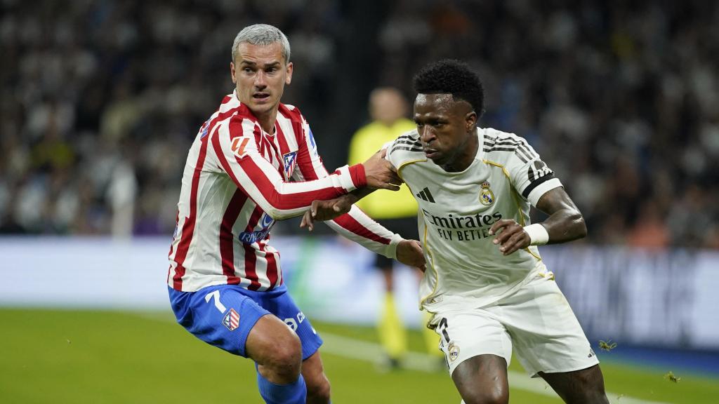 Antoine Griezmann se enfrenta a Vinicius en el derbi