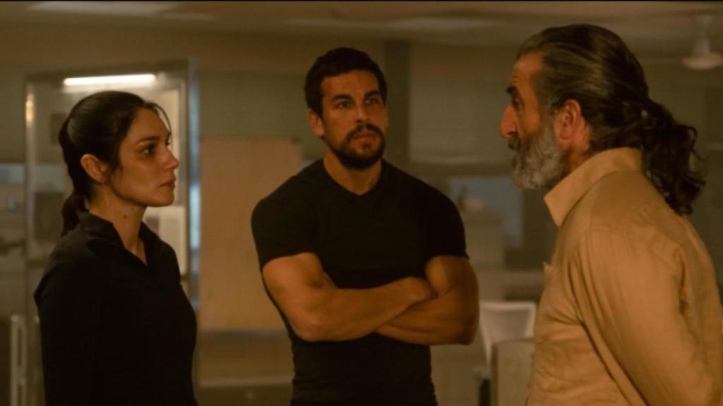Mario Casas, Luis Zahera y Mariela Garriga en 'Zeta'