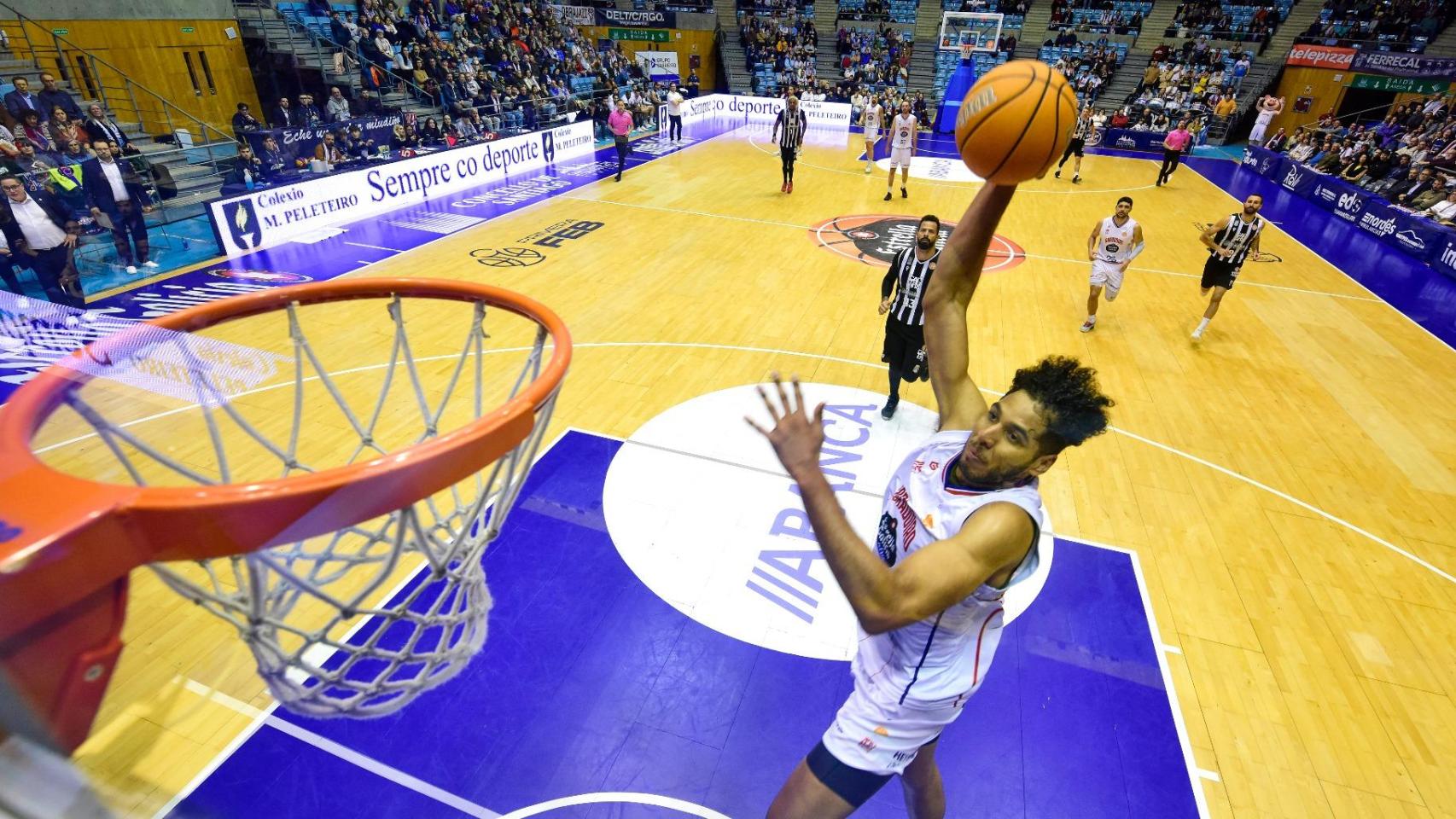 El Obradoiro lanza un abono para asistir a los últimos cuatro encuentros decisivos en Santiago