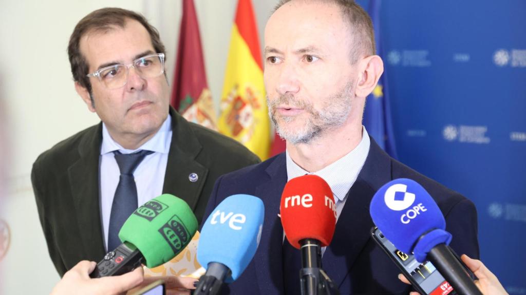 El presidente de la Autoridad Portuaria de Cartagena, Pedro Pablo Hernández, y el rector de la UPCT, Mathieu Kessler