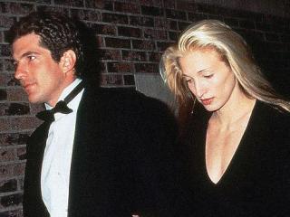 Los oscuros últimos años de John Kennedy Jr. y Carolyn Bessette mientras América creía en su cuento de hadas