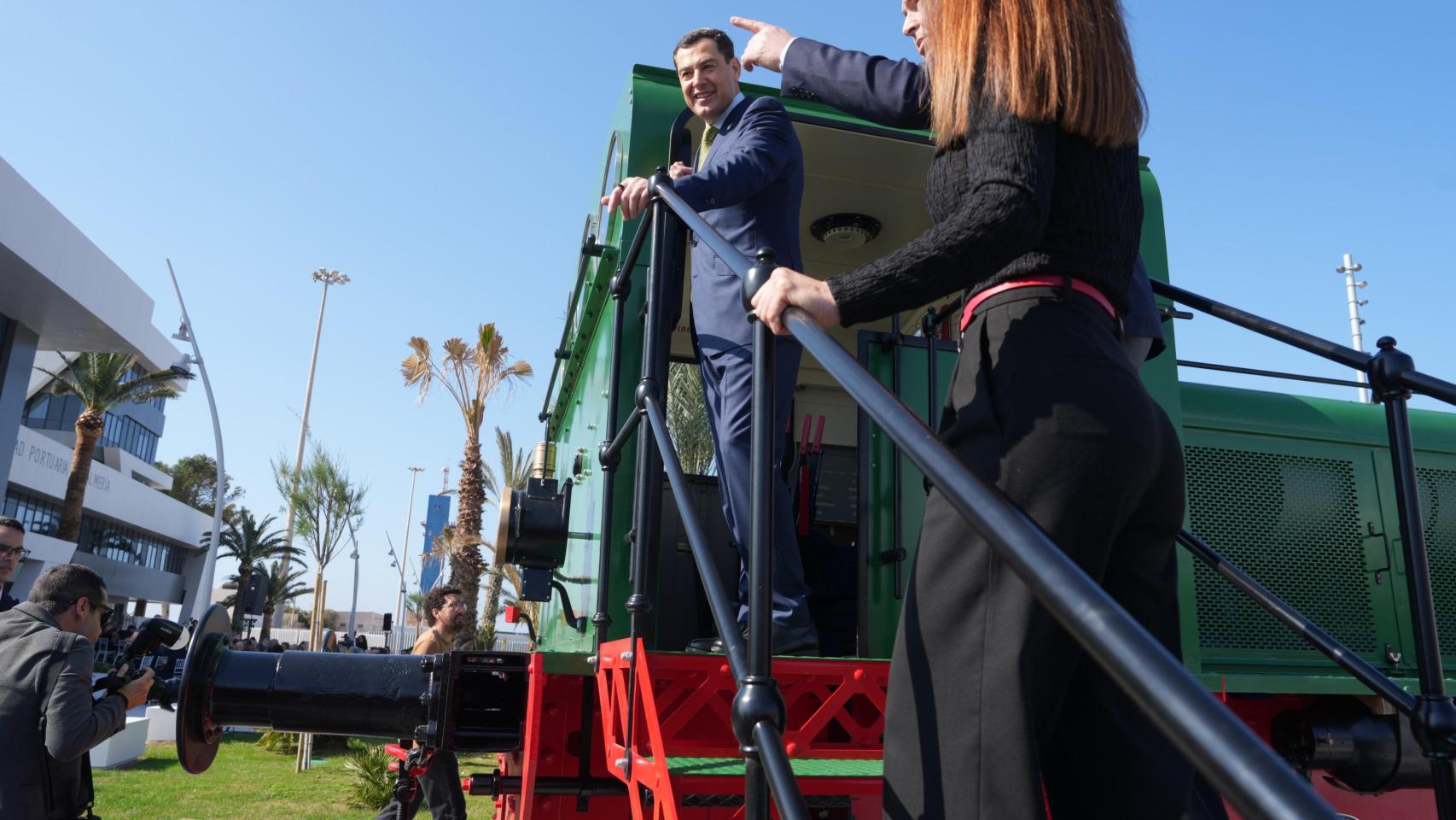 Juanma Moreno en la inauguración de la primera fase de integración Puerto-Ciudad.