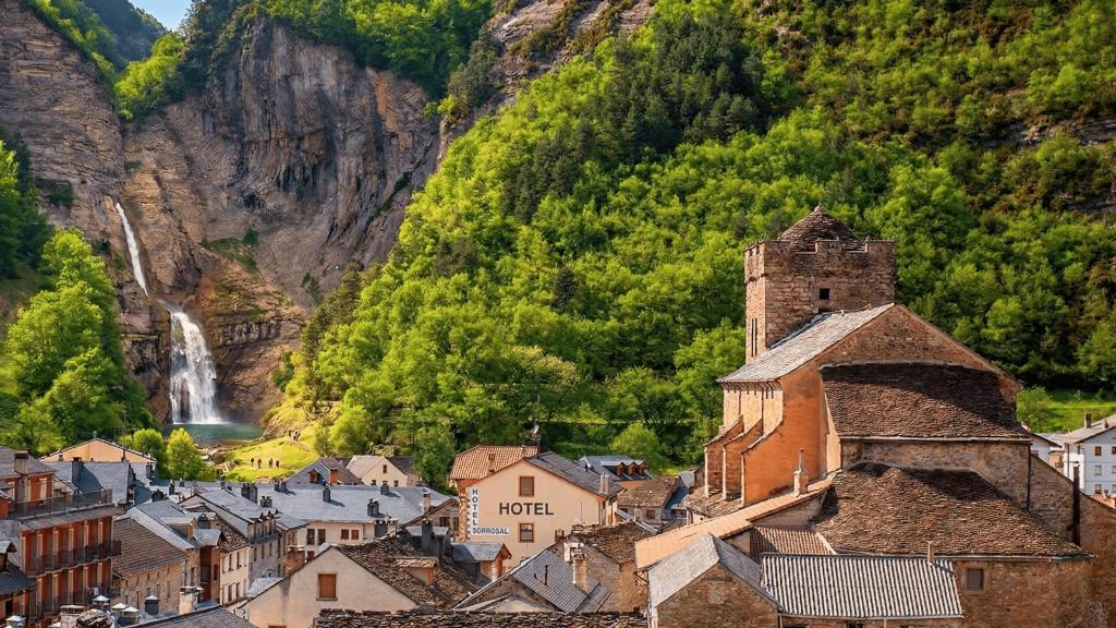 El pueblo de Broto, en Huesca (Aragón).