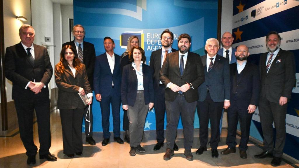 El presidente de la Región de Murcia, Fernando López Miras, durante su reunión con responsables de la Agencia Europea de Defensa (AED) en Bruselas