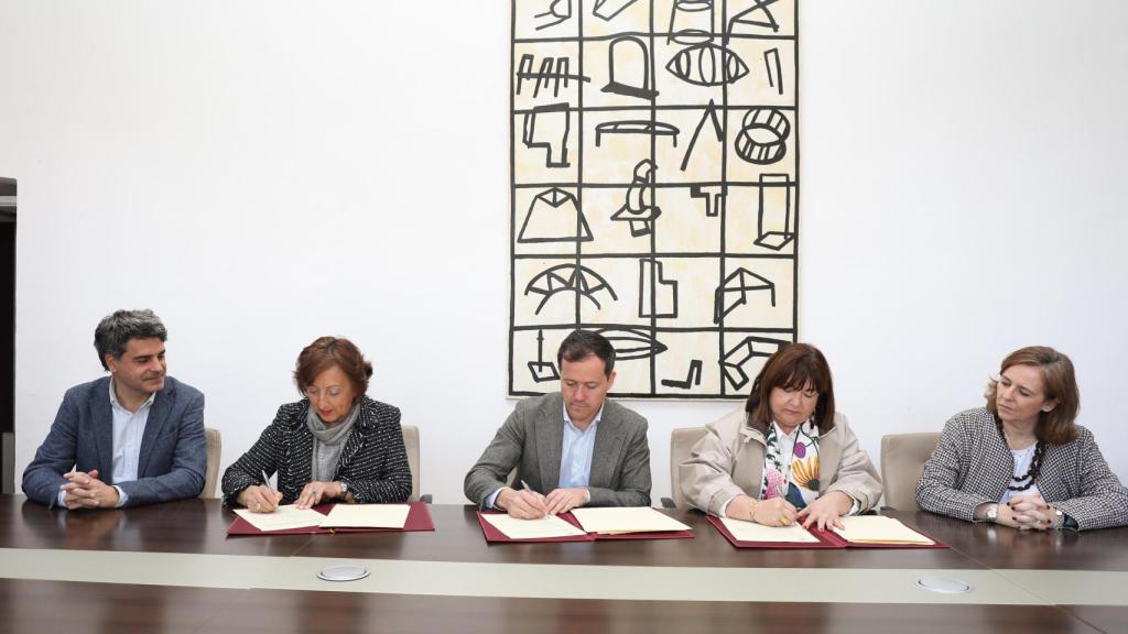 Firma del convenio entre el Ayuntamiento de Toledo, Guadamur y Polán.