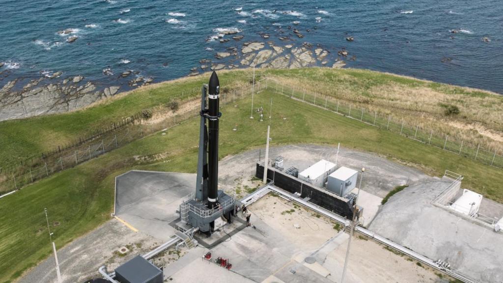 Cohete Electron en la plataforma de lanzamiento en Nueva Zelanda