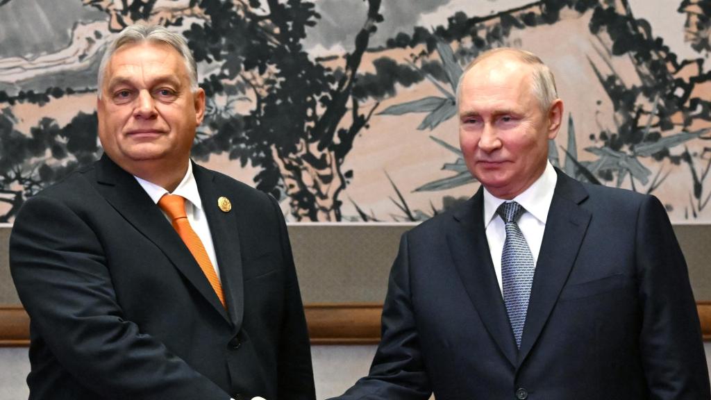 El primer ministro de Hungría, Viktor Orbán, junto a su homólogo ruso, Vladimir Putin.