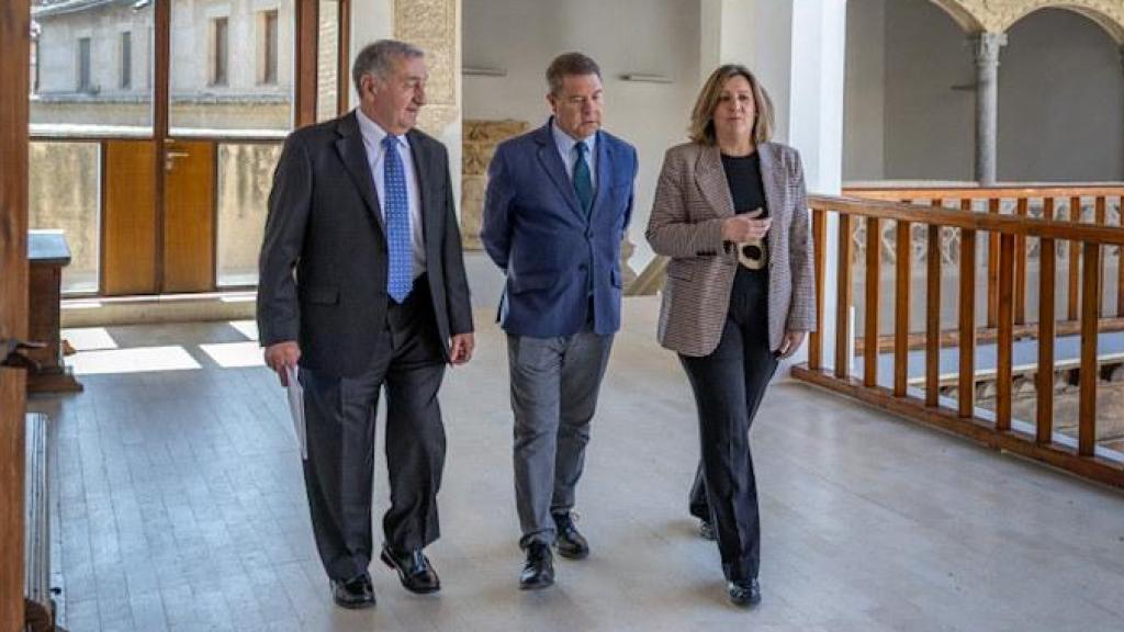 El fiscal superior de Castilla-La Mancha, Emilio Fernández; el presidente de la Junta, Emiliano García-Page y la consejera de Economía, Empresas y Empleo, Patricia Franco.