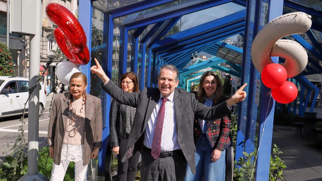 Abel Caballero celebra el aniversario de las rampas mecánicas de Gran Vía