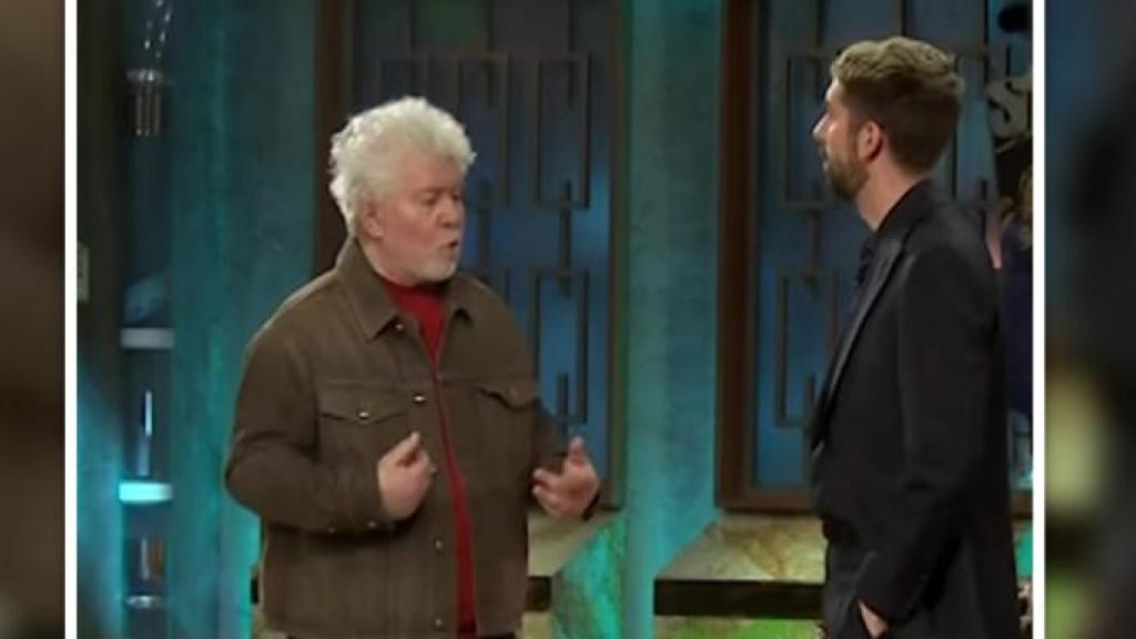 Broncano y Almodóvar durante su conversación en el programa de La Revuelta