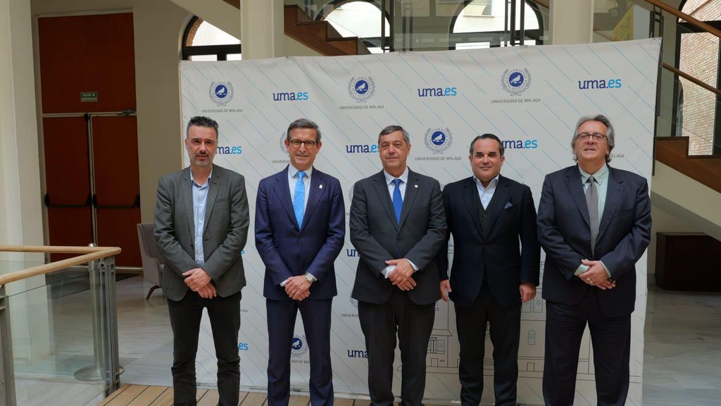 Directivos de la Junta de Andalucía, la Universidad de Málaga y Quantumlab en Málaga.