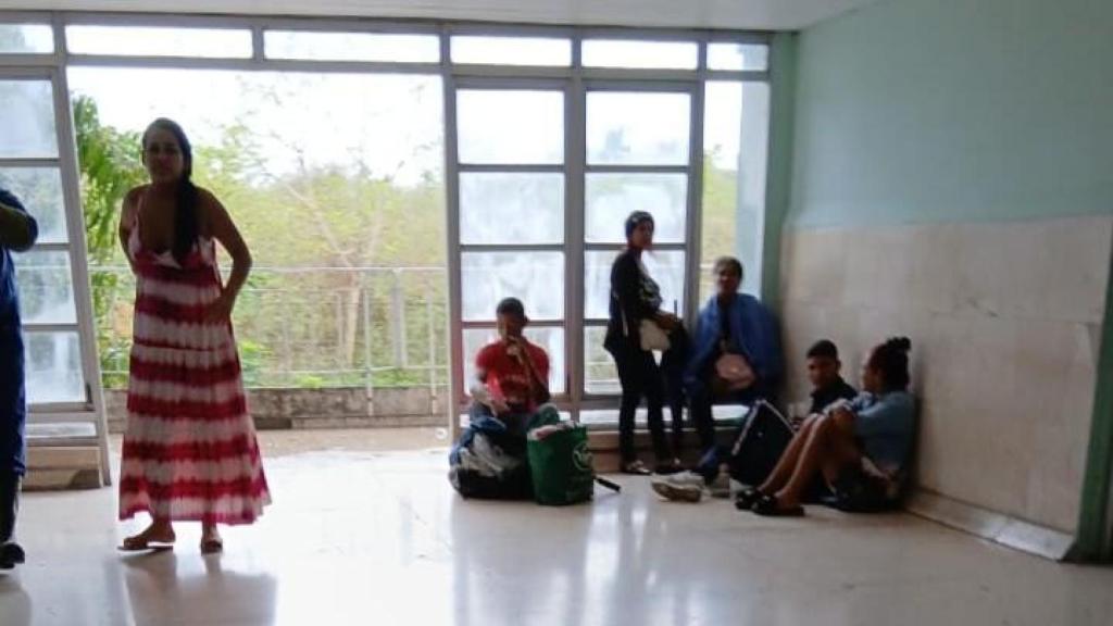 The 'waiting room' of the Dr. Ernesto Guevara Hospital in Las Tunas (Cuba).
