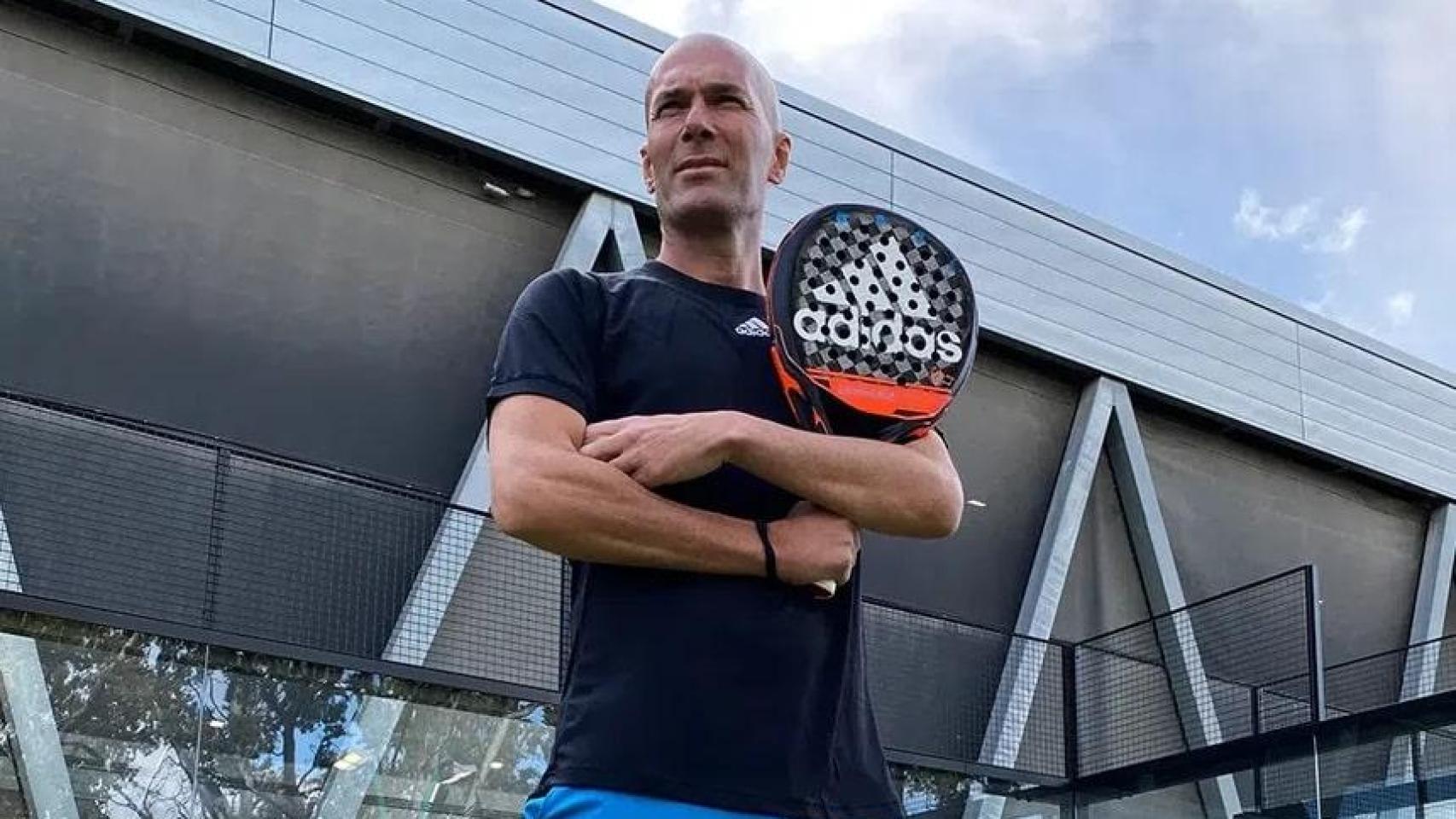 Zinedine Zidane, en uno de los centros deportivos que tiene repartidos por Francia.