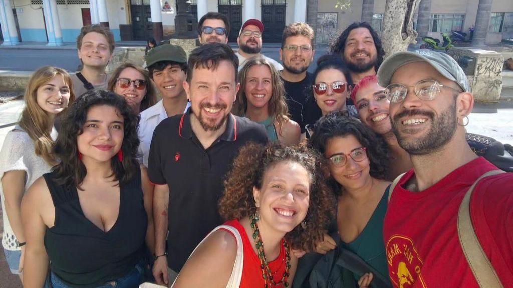 Imagen del 'tour' por la revolución cubana en el que participó Pablo Iglesias durante su estancia en La Habana.