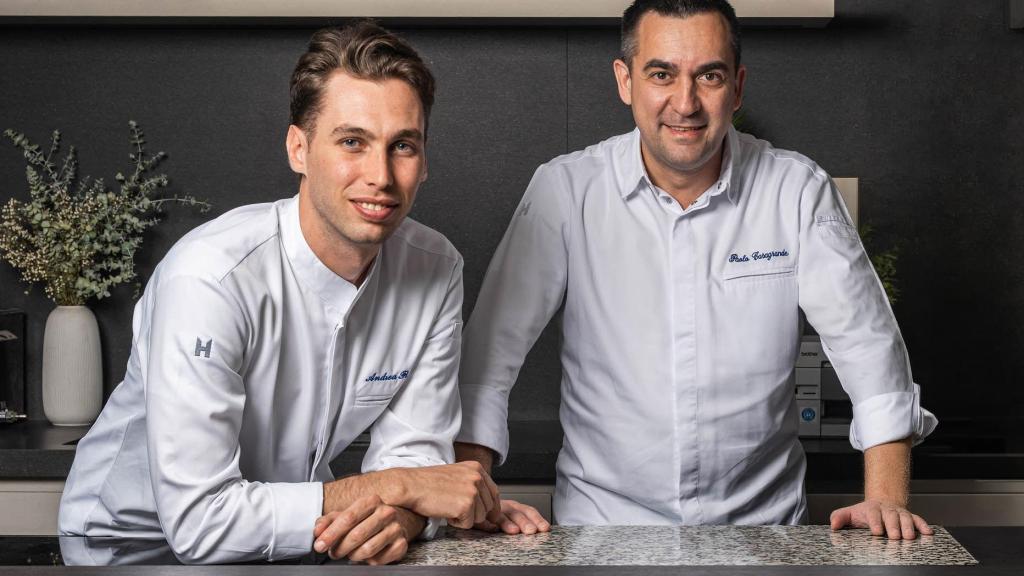 Andrea Fiori junto a Paolo Cassagrande, ambos al frente de Osteria Condal.