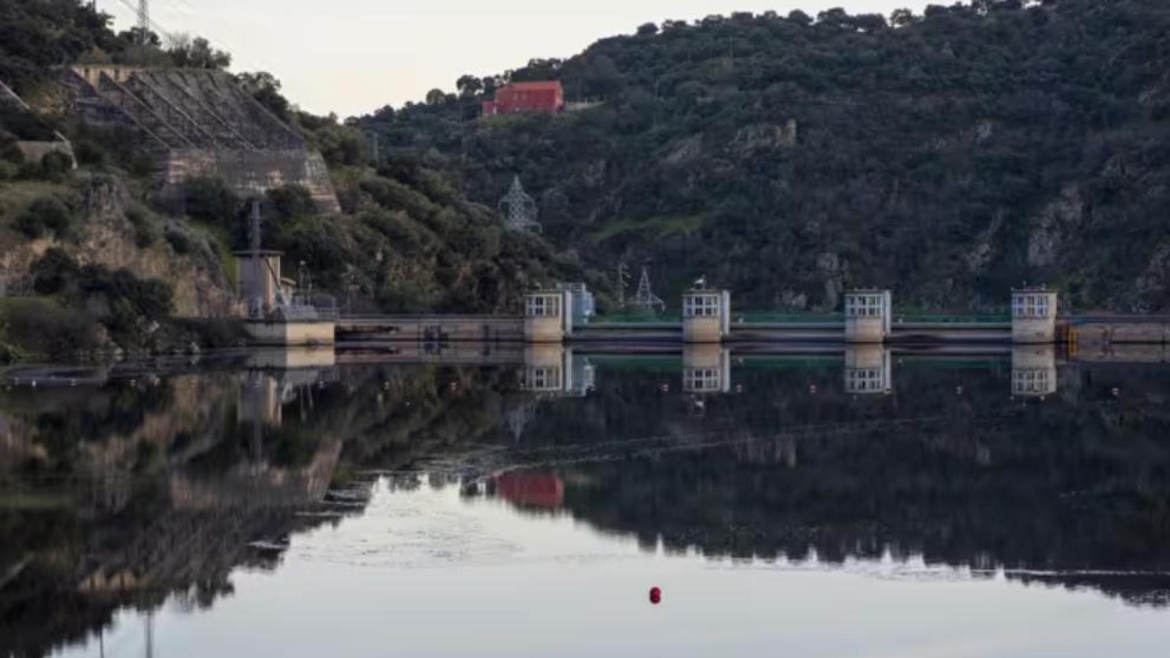 Embalse y presa de Picadas, a 22 de febrero de 2026, en Aldea del Fresno, Madrid