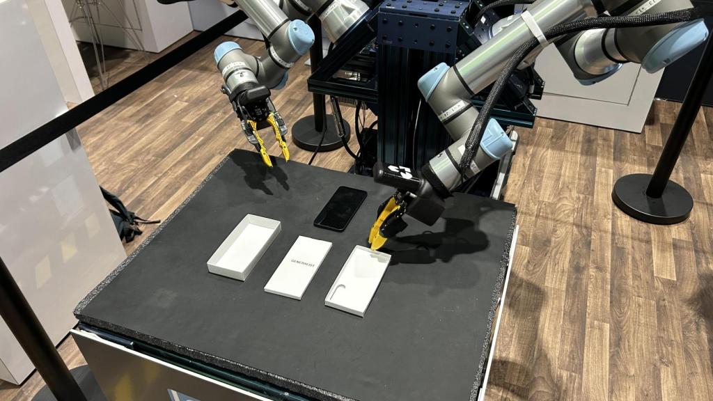 Demostración de Universal Robots y Scale AI