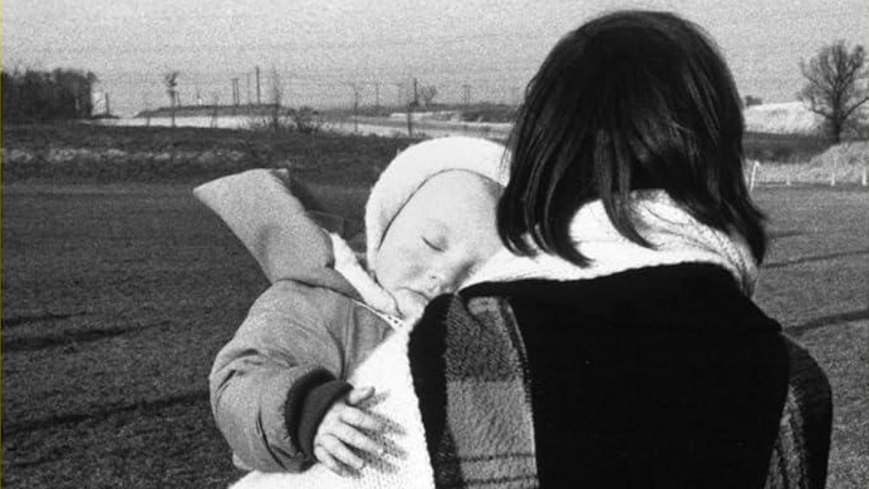 Detalle de la portada 'Un asunto de familia', de Claire Lynch (Random House, 2026)