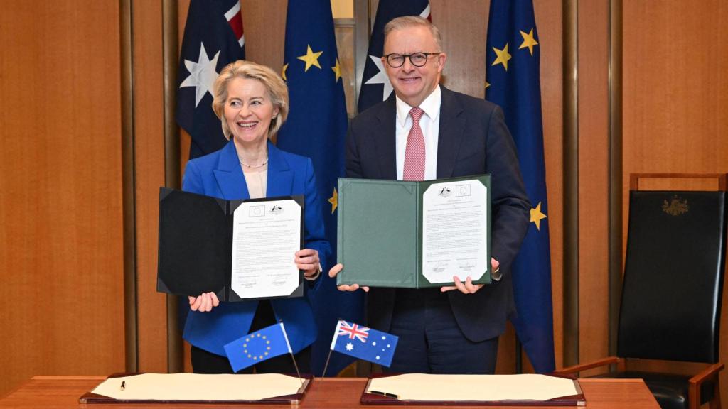 Ursula von der Leyen y Anthony Albanese, durante su reunión este martes en Canberra