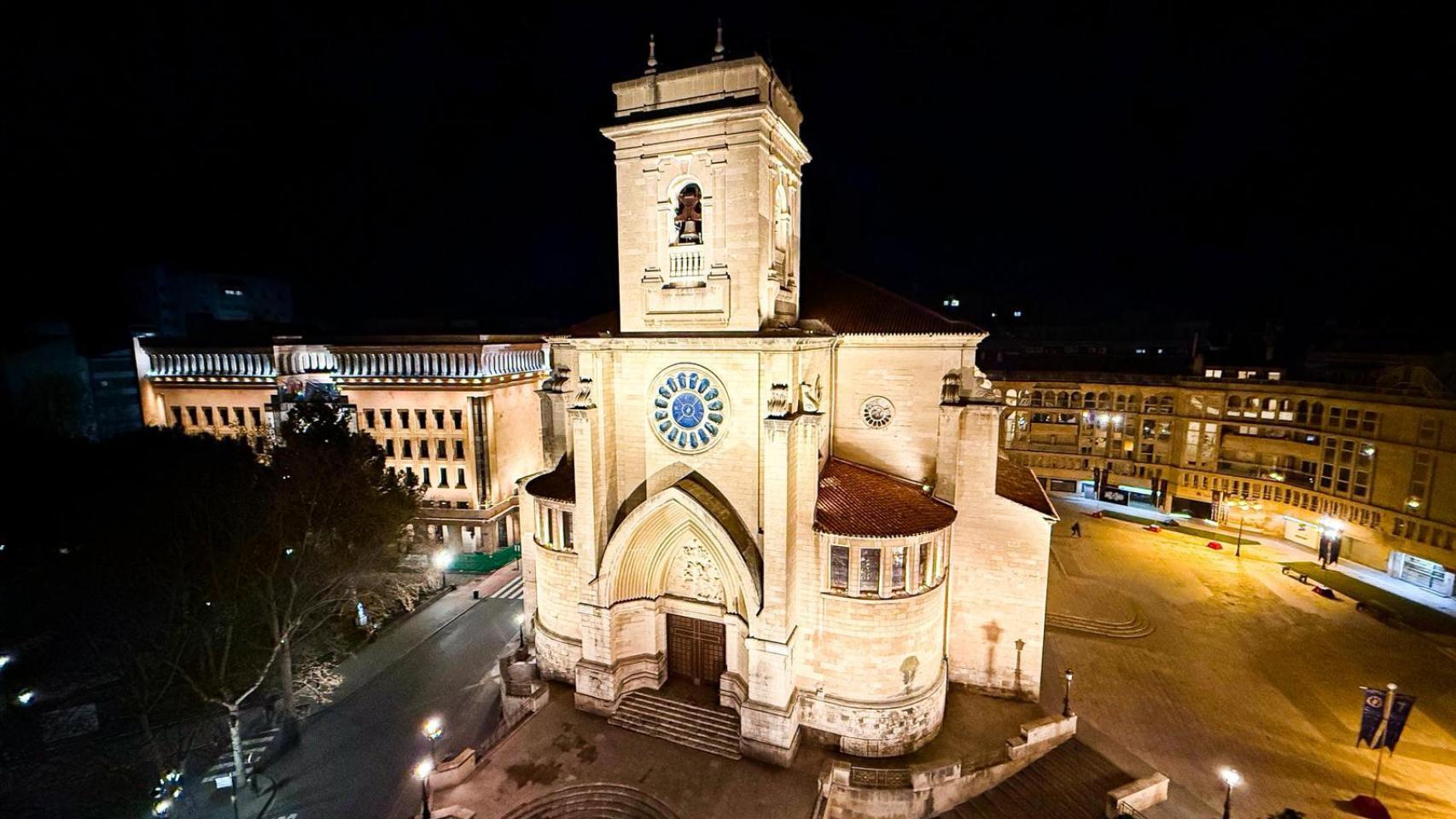 La Catedral de Albacete estrena nueva iluminación ornamental: todas las fotos